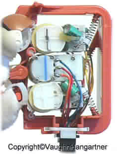 Side view of a 3 servo mechaism. -Image-